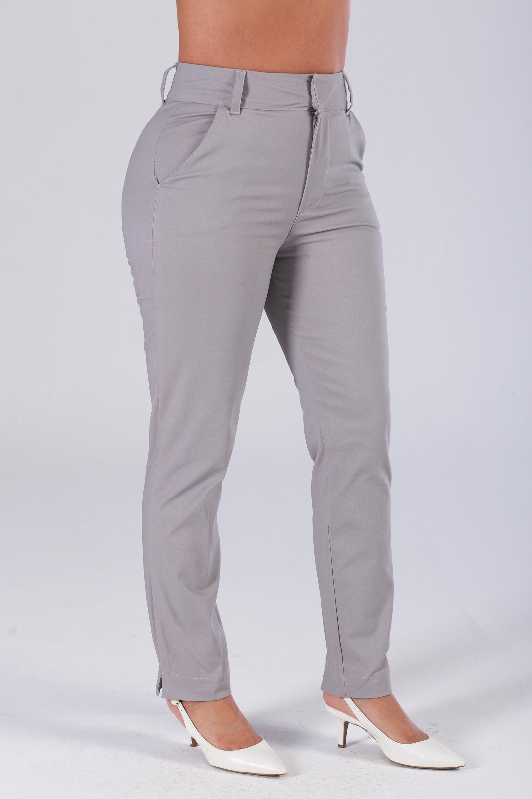 PANTALON CLASICO SKINNY CON ABERTURA EN BOTA