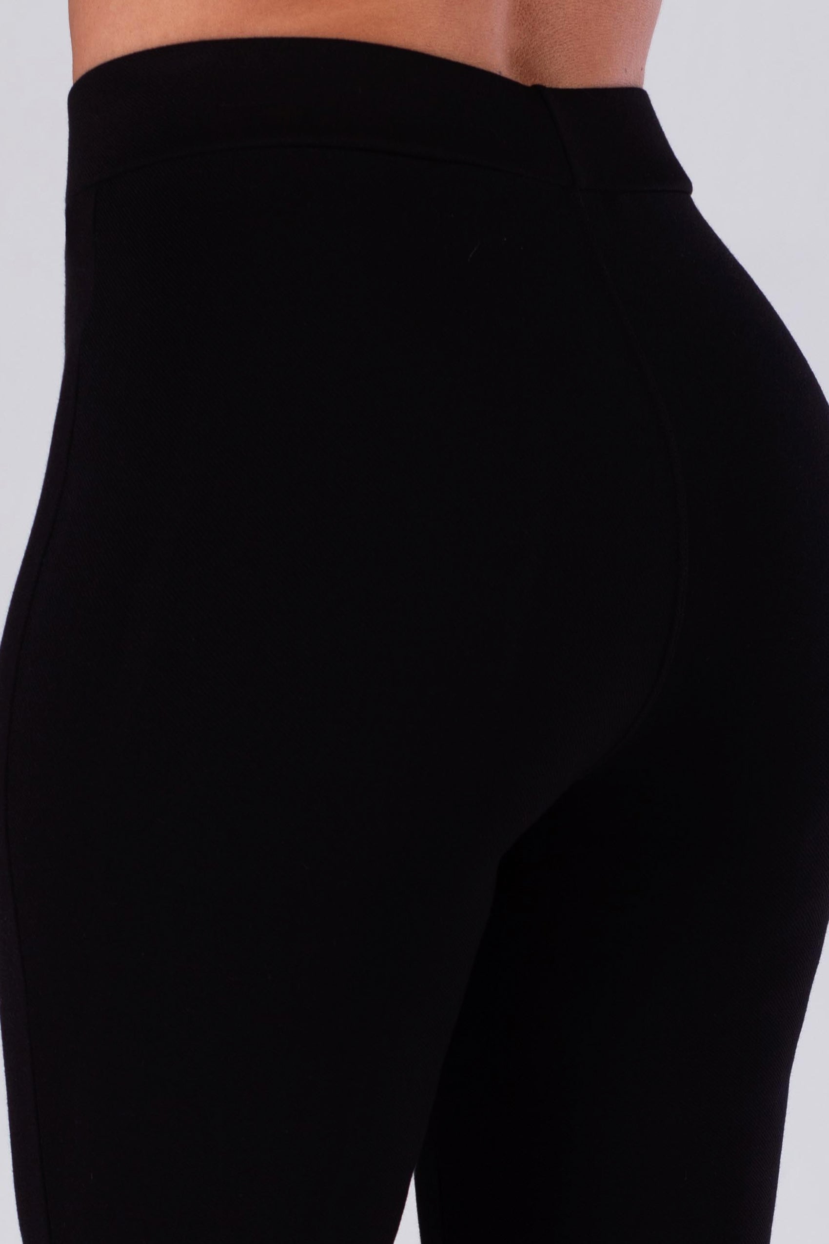 PANTALON TIRO ALTO BOTA CAMPANA CON DETALLE EN PIERNA