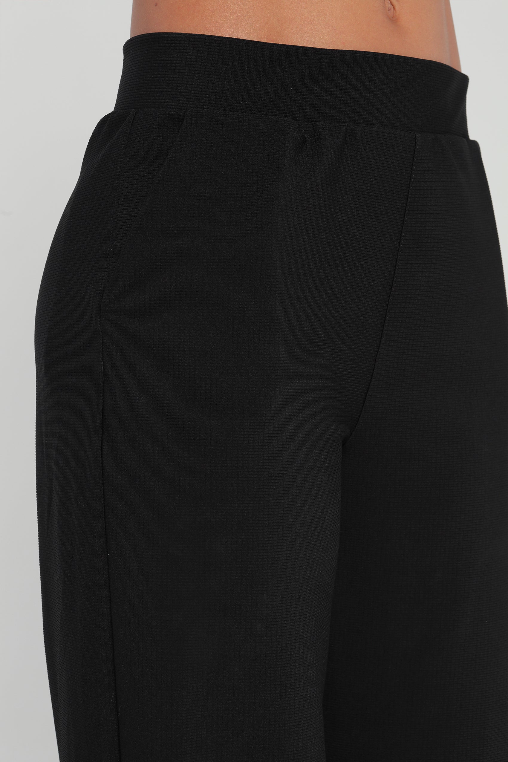 PANTALON TIPO ALFRED CON PRETINA Y ELÁSTICO AJUSTABLE