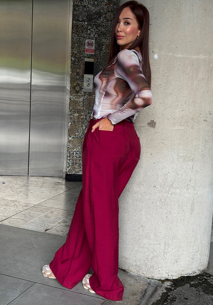 PANTALON SILUETA AMPLIA CON PRENSES