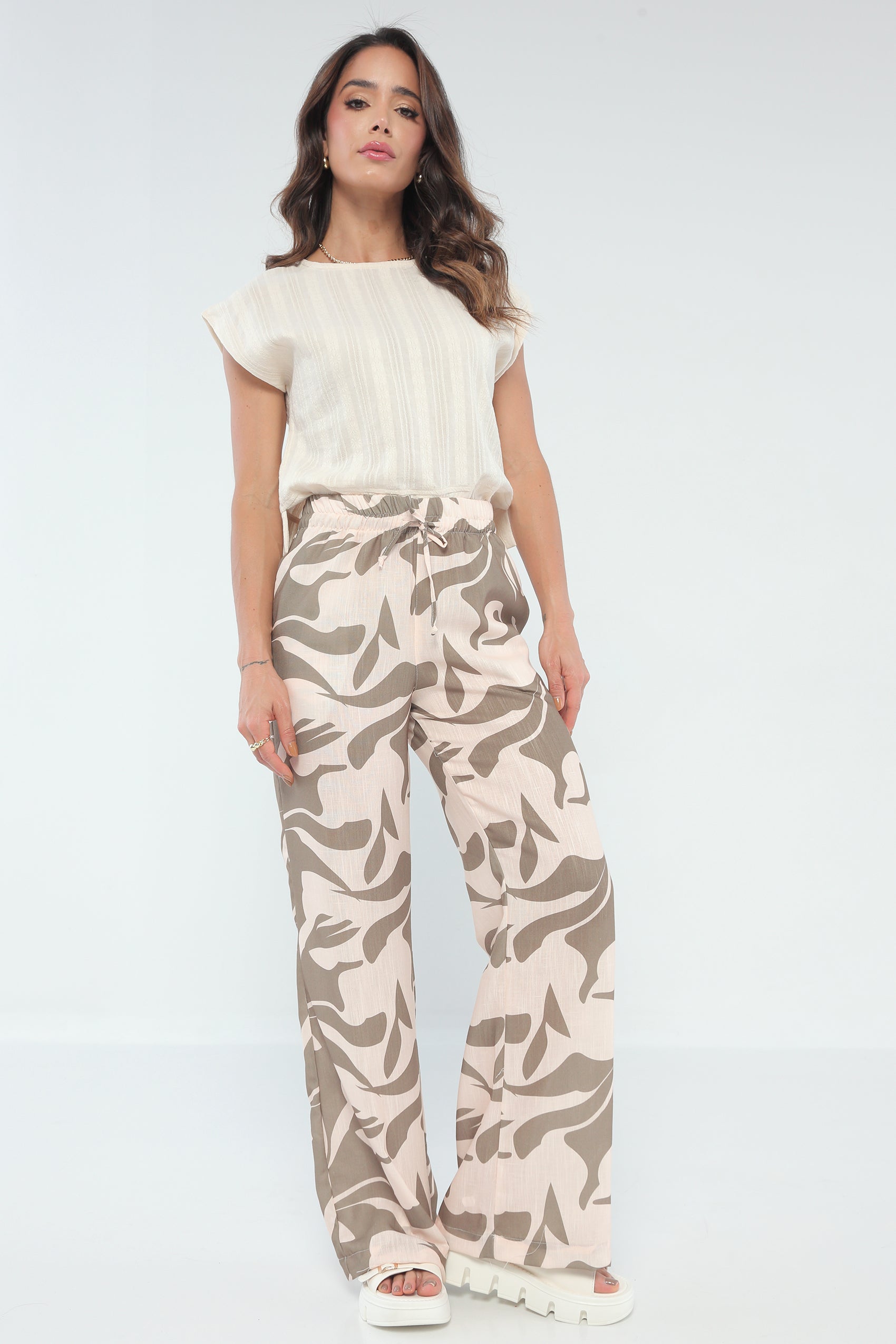 PANTALON EN TELA SUBLIMADA, PRETINA CON ELASTICO AJUSTABLE