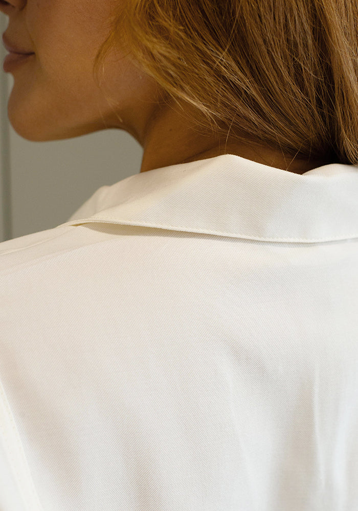 CAMISA MANGA CORTA CON BOLSILLOS DE PARCHE