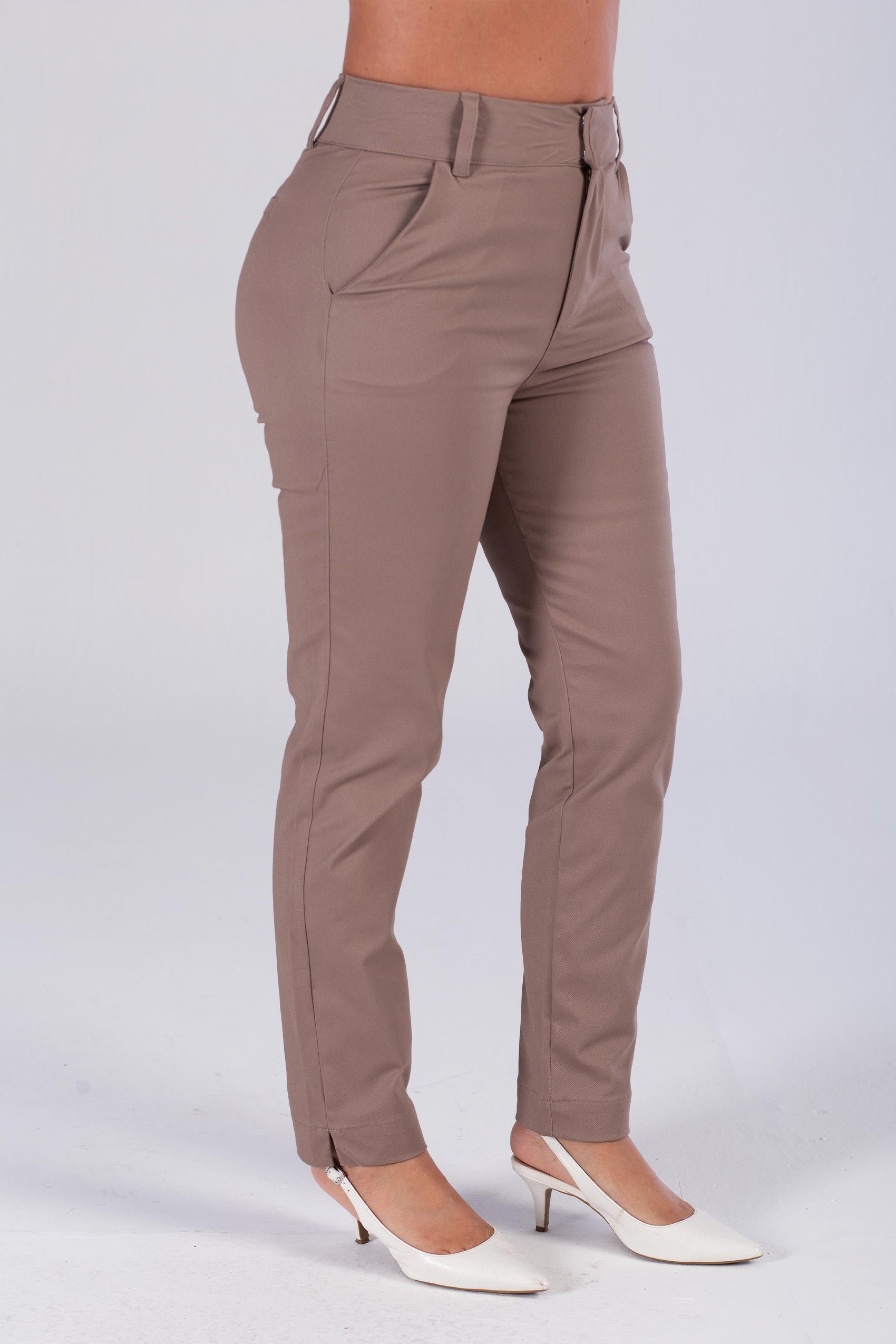 PANTALON CLASICO SKINNY CON ABERTURA EN BOTA