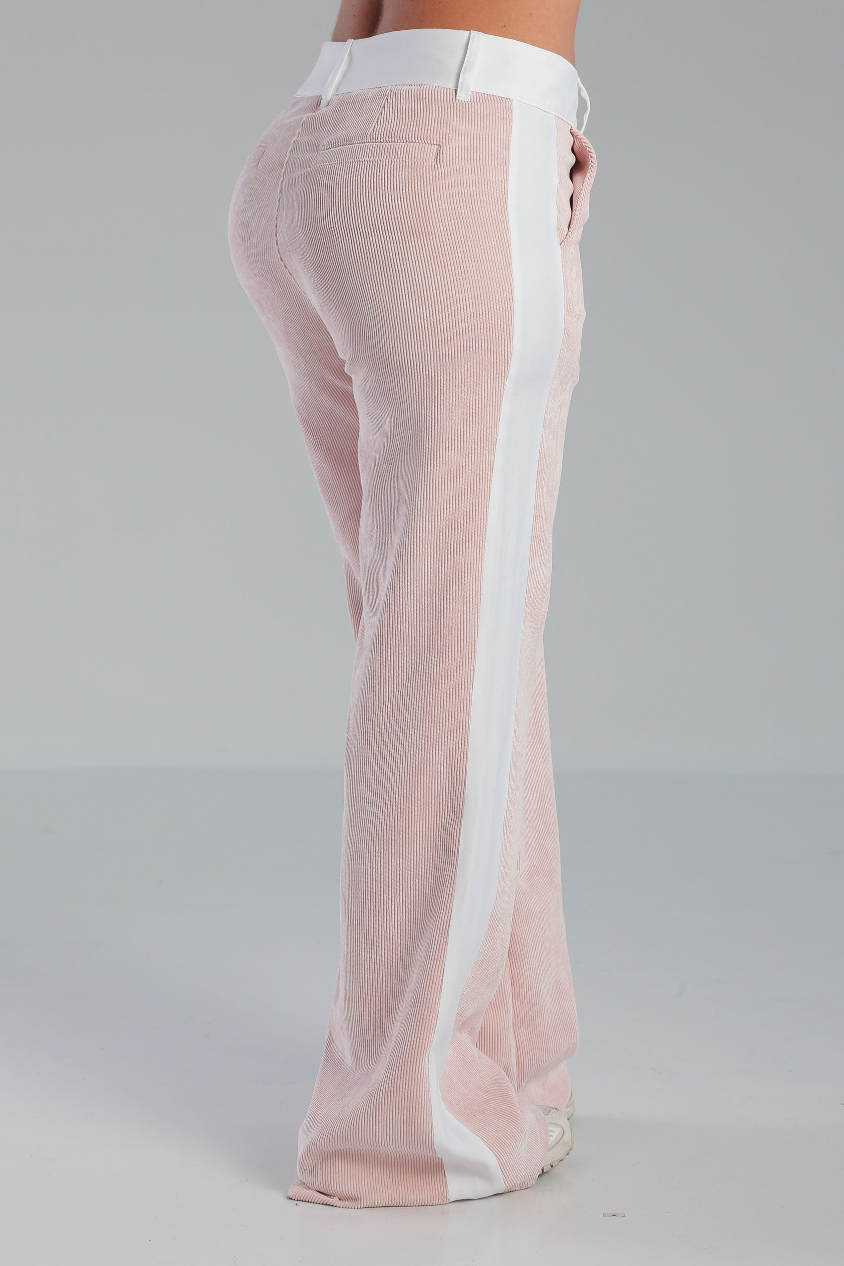 PANTALON CORDUROY SILUETA FLARE