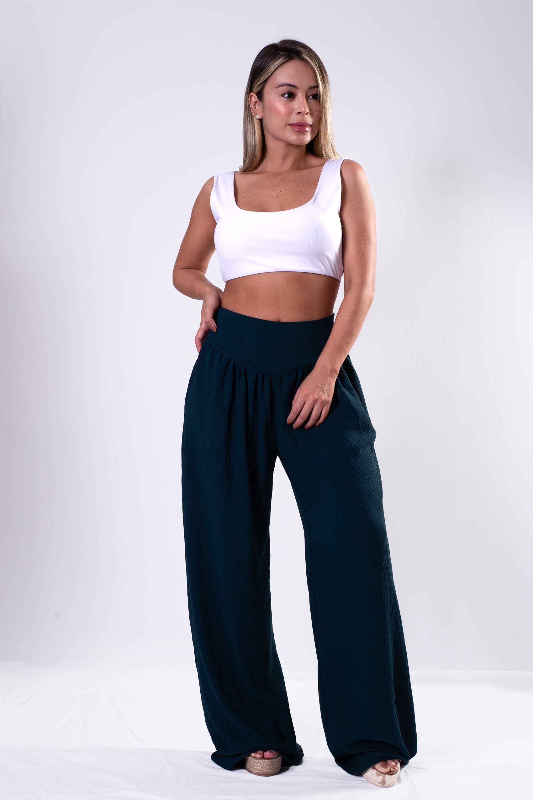 PANTALON PRETINA ANATÓMICA CON DETALLE EN PRETINA
