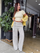 PANTALON CON CINTURON EN LA PRETINA