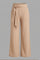 PANTALON CON CINTURON EN LA PRETINA
