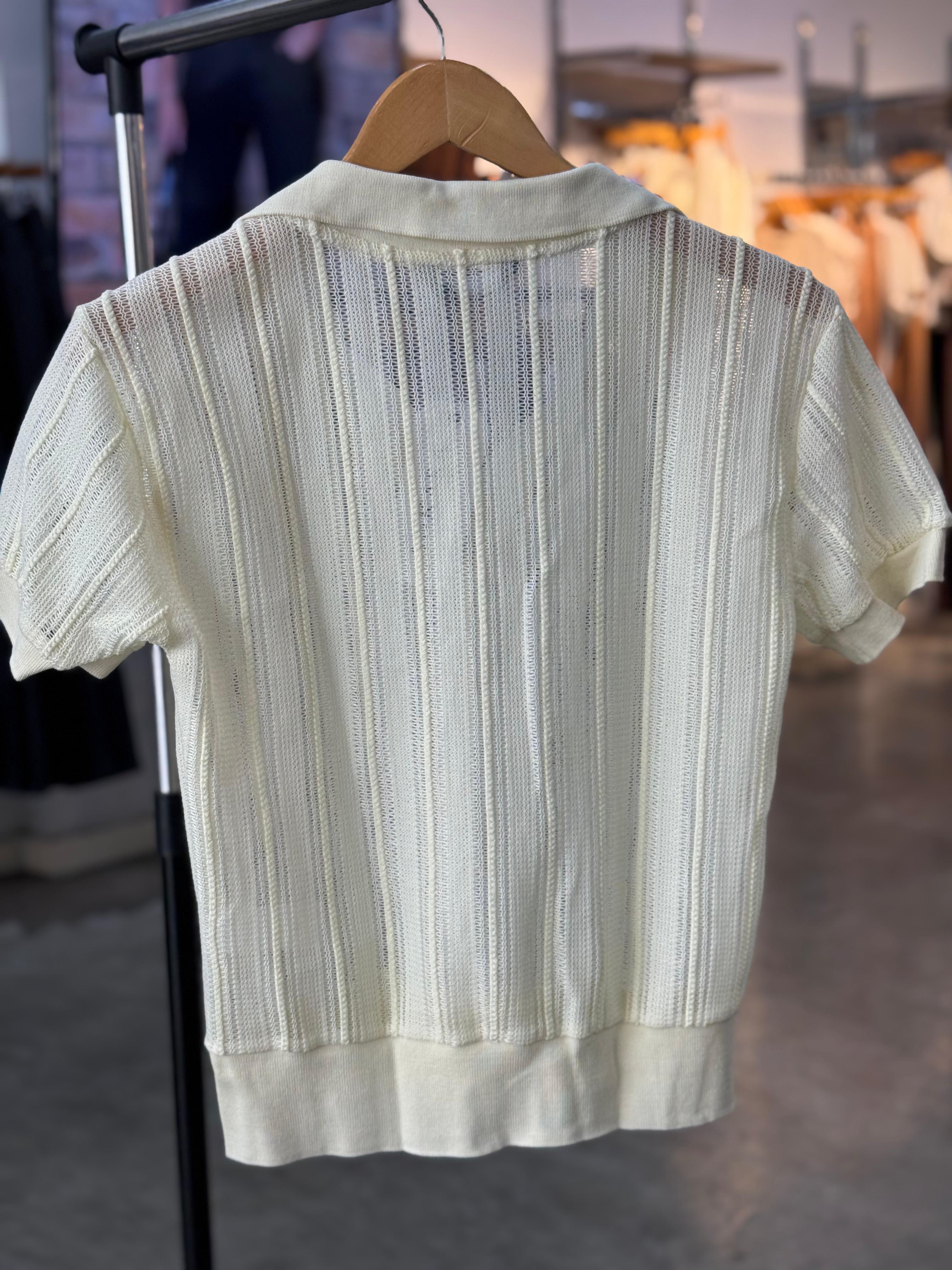 BLUSA MANGA CORTA EN TELA TIPO TEJIDA