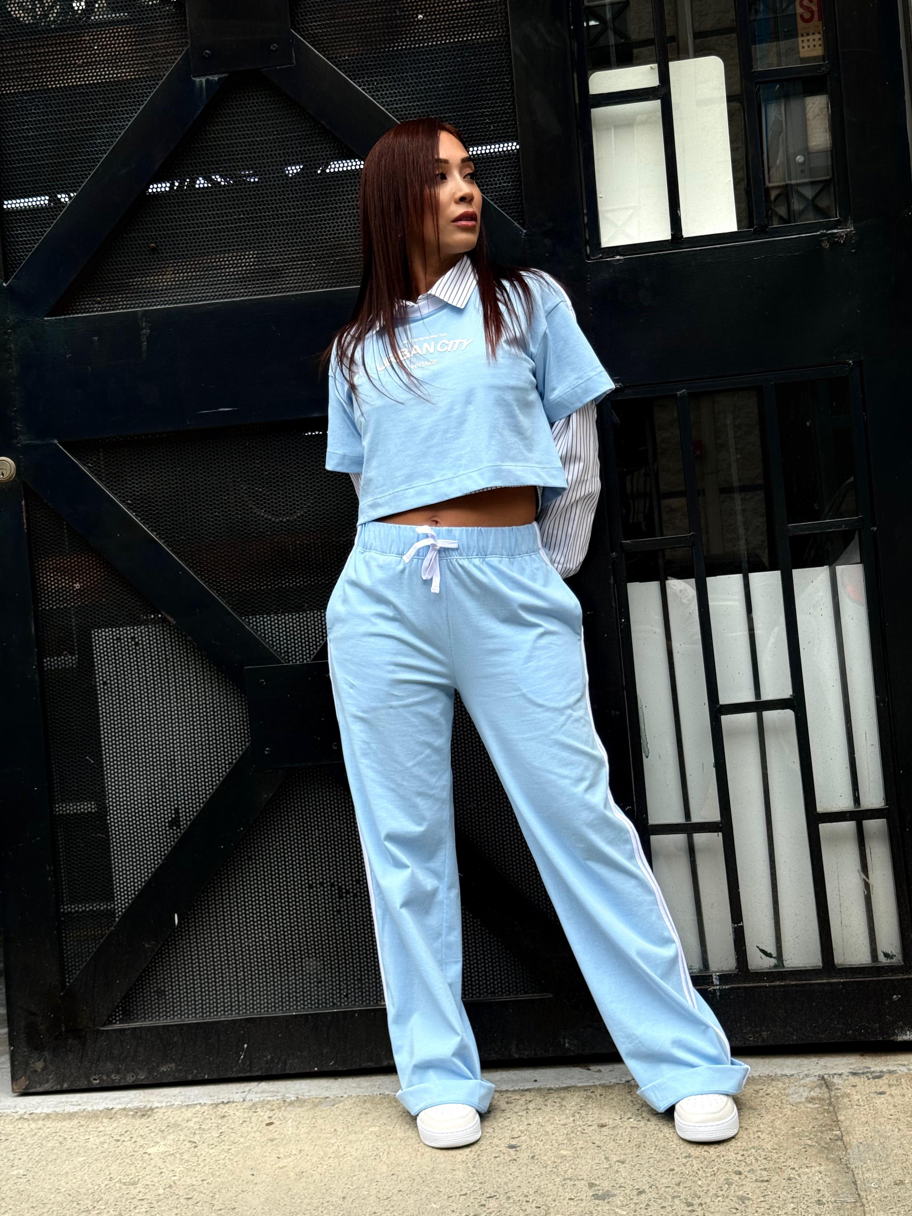 CONJUNTO DE SUDADERA Y CAMISETA CUELLO REDONDO