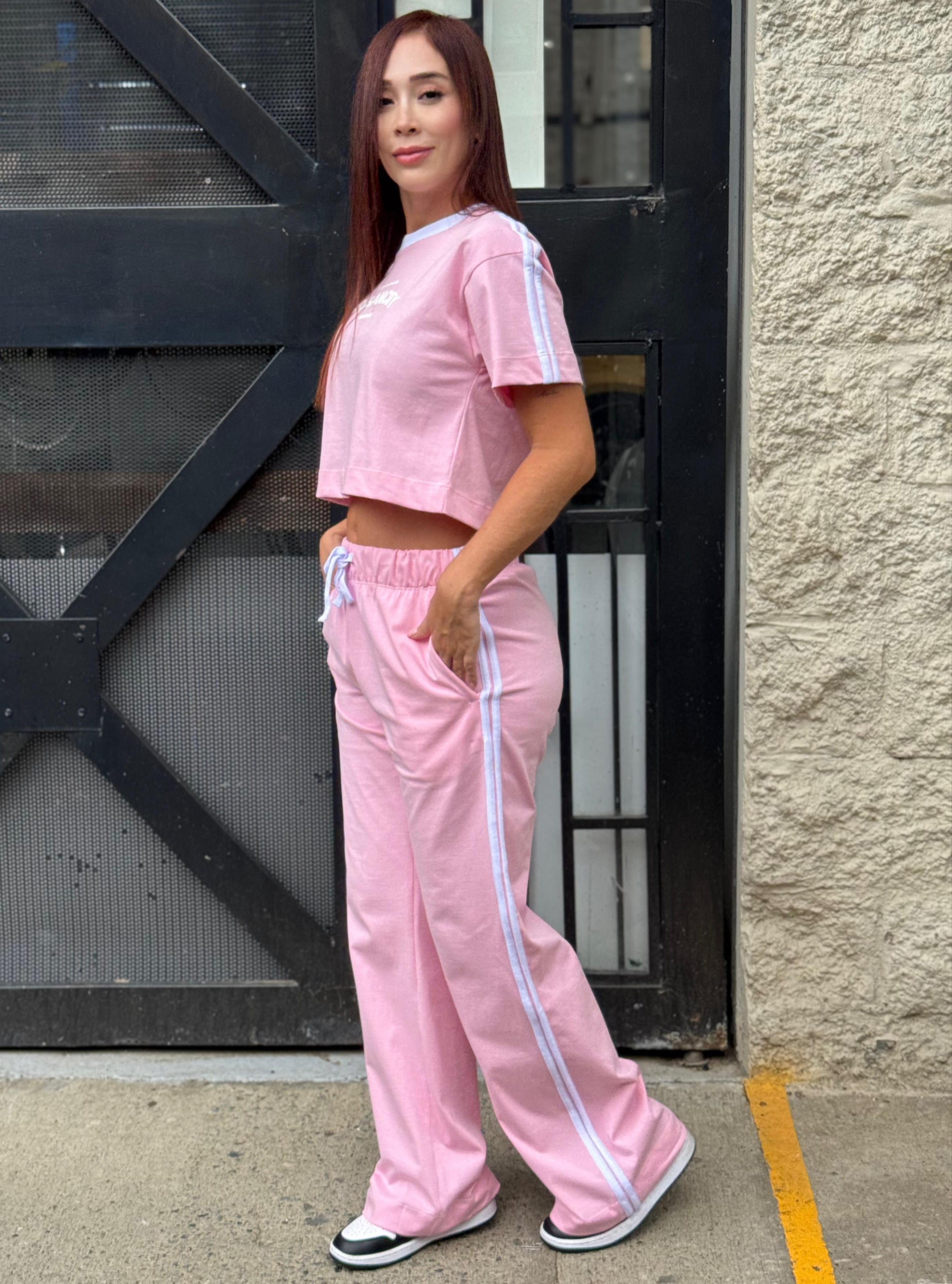 CONJUNTO DE SUDADERA Y CAMISETA CUELLO REDONDO