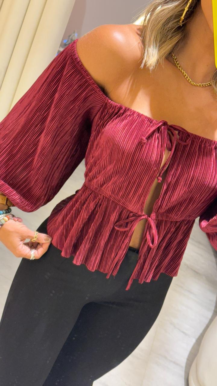 BLUSA HOMBRO CAIDO, SILUETA AMPLIA EN TELA PLIZADA