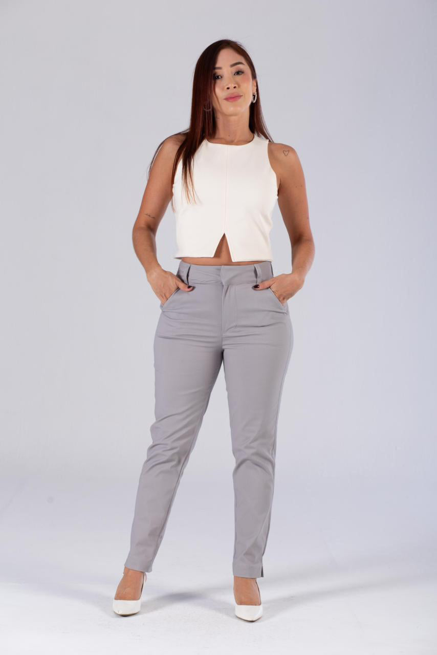 BLUSA MANGA SISA CON ABERTURA EN FRENTE Y BOTÓN EN ESPALDA