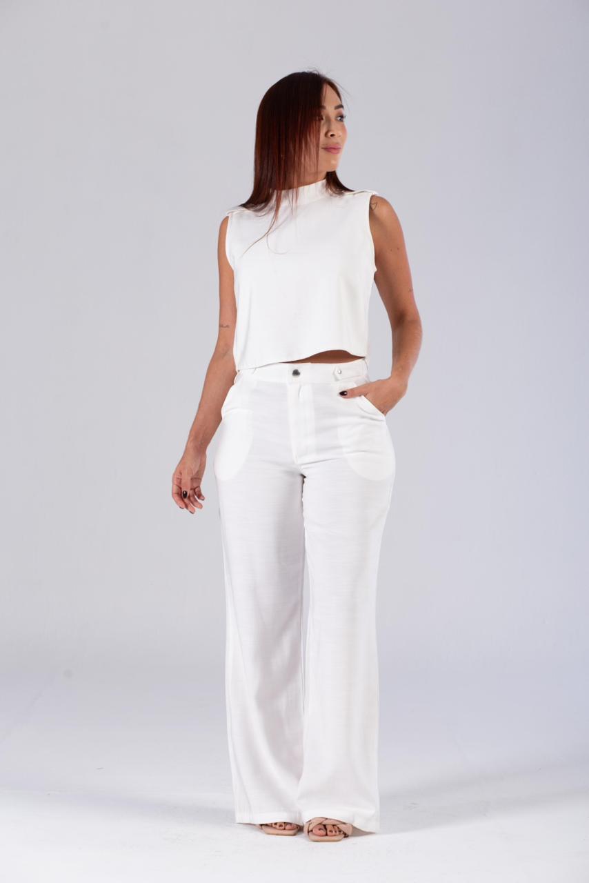 PANTALÓN SILUETA FLARE CON CHARRETERA EN PRETINA