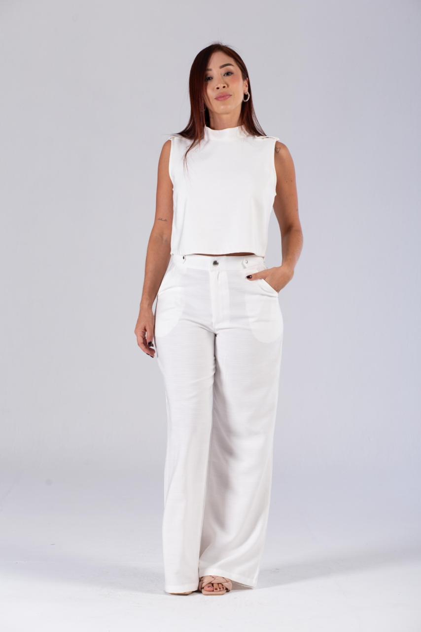 PANTALÓN SILUETA FLARE CON CHARRETERA EN PRETINA