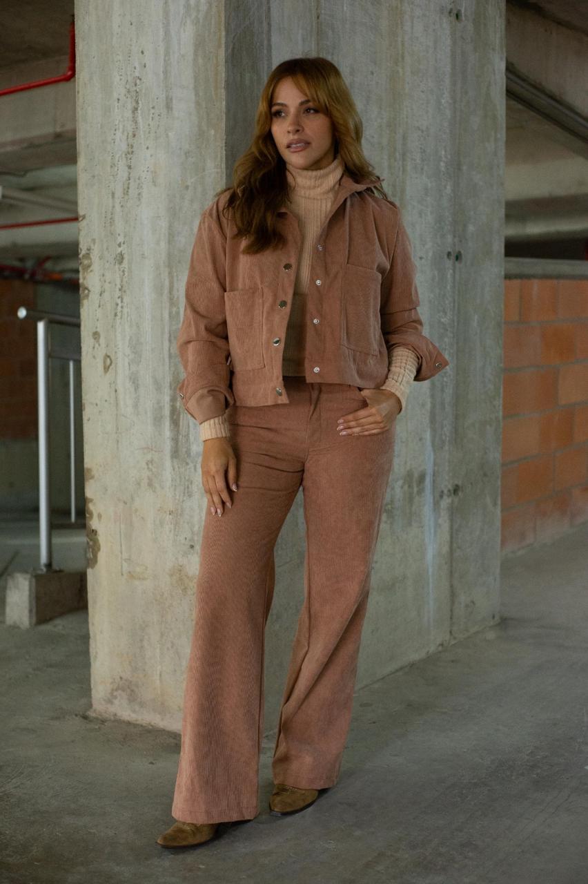 PANTALON SILUETA FLARE 5 BOLSILLOS