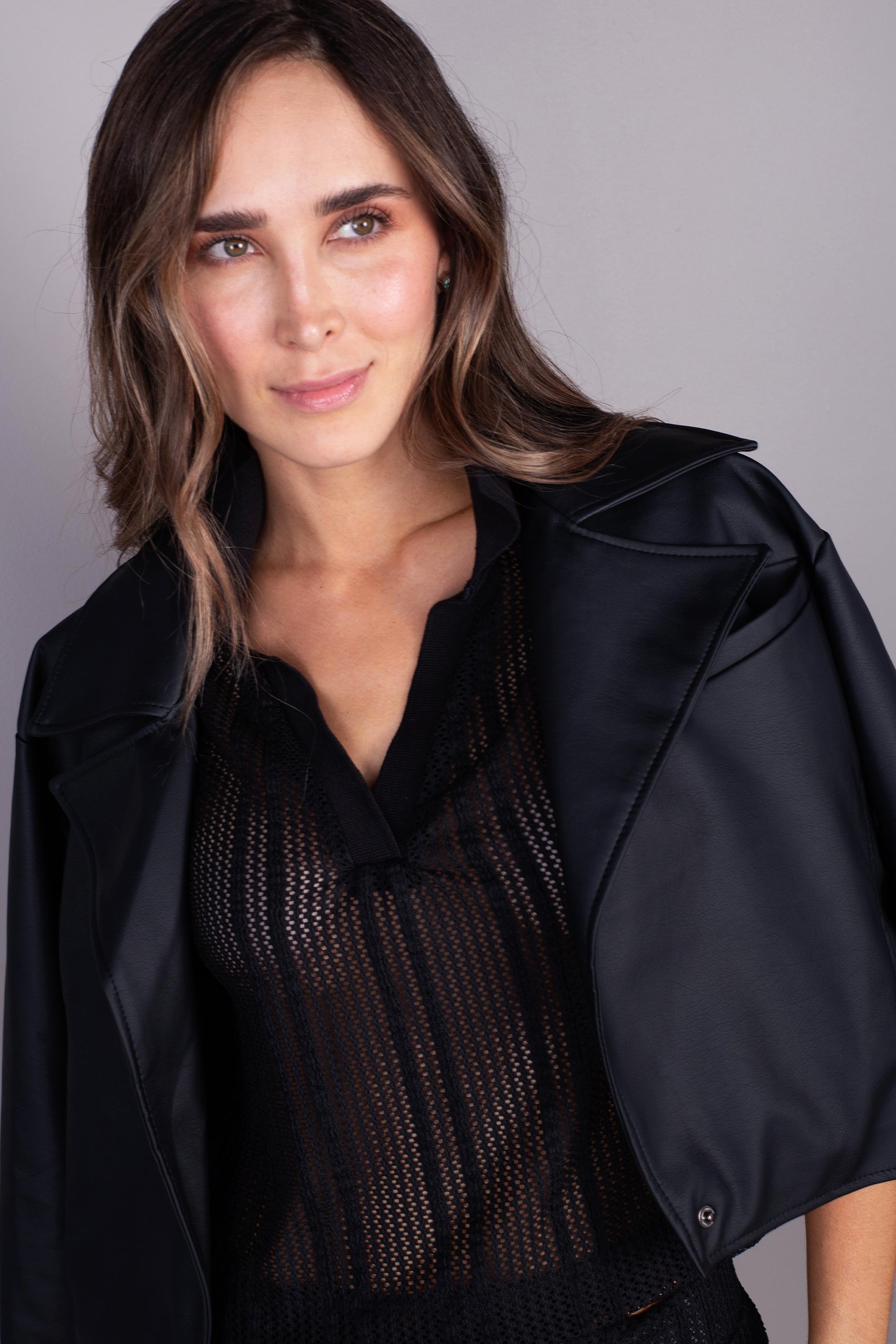 CONJUNTO PANTALON Y CAMISA EN TELA TIPO TEJIDA