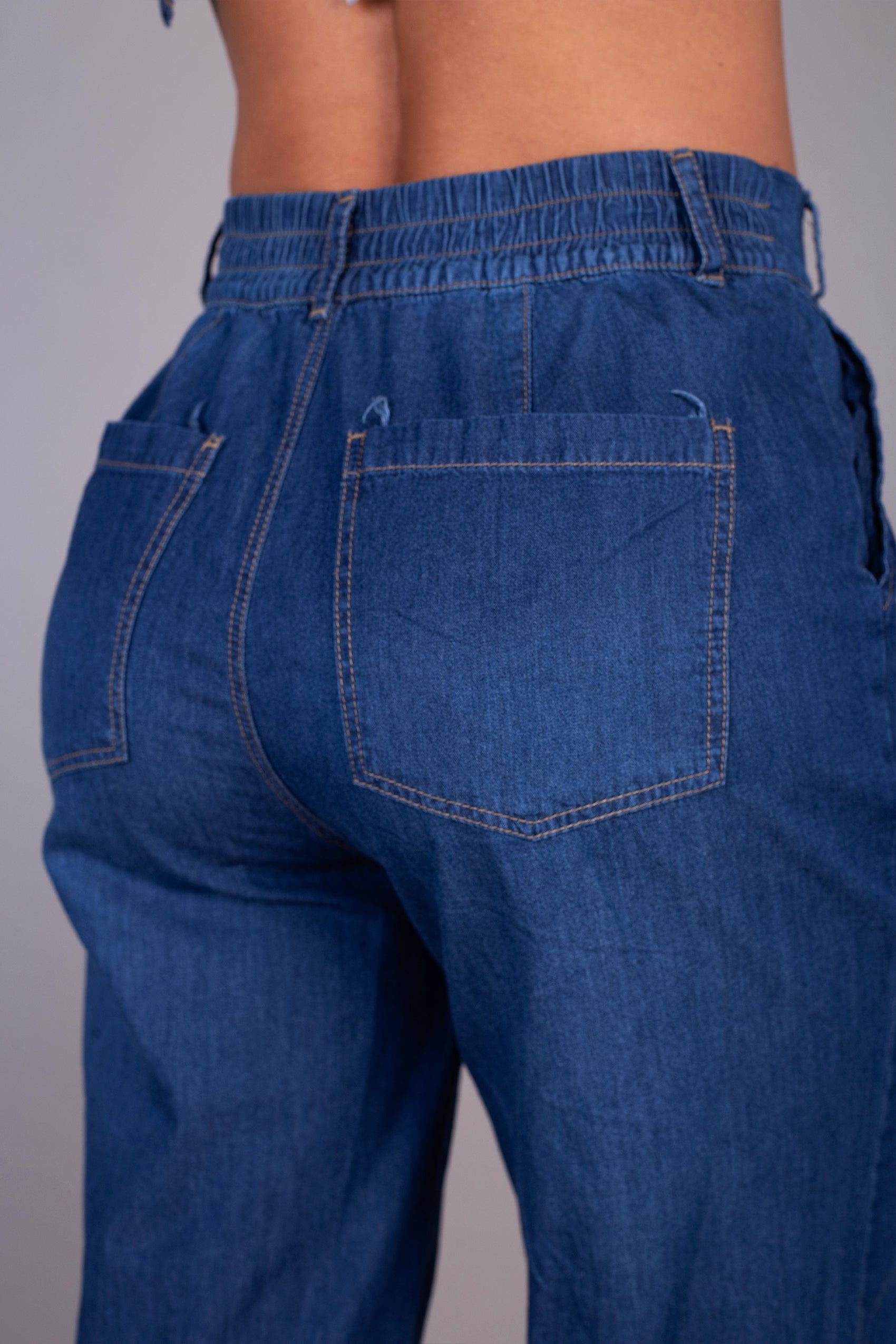 PANTALÓN CON PRETINA RESORTADA