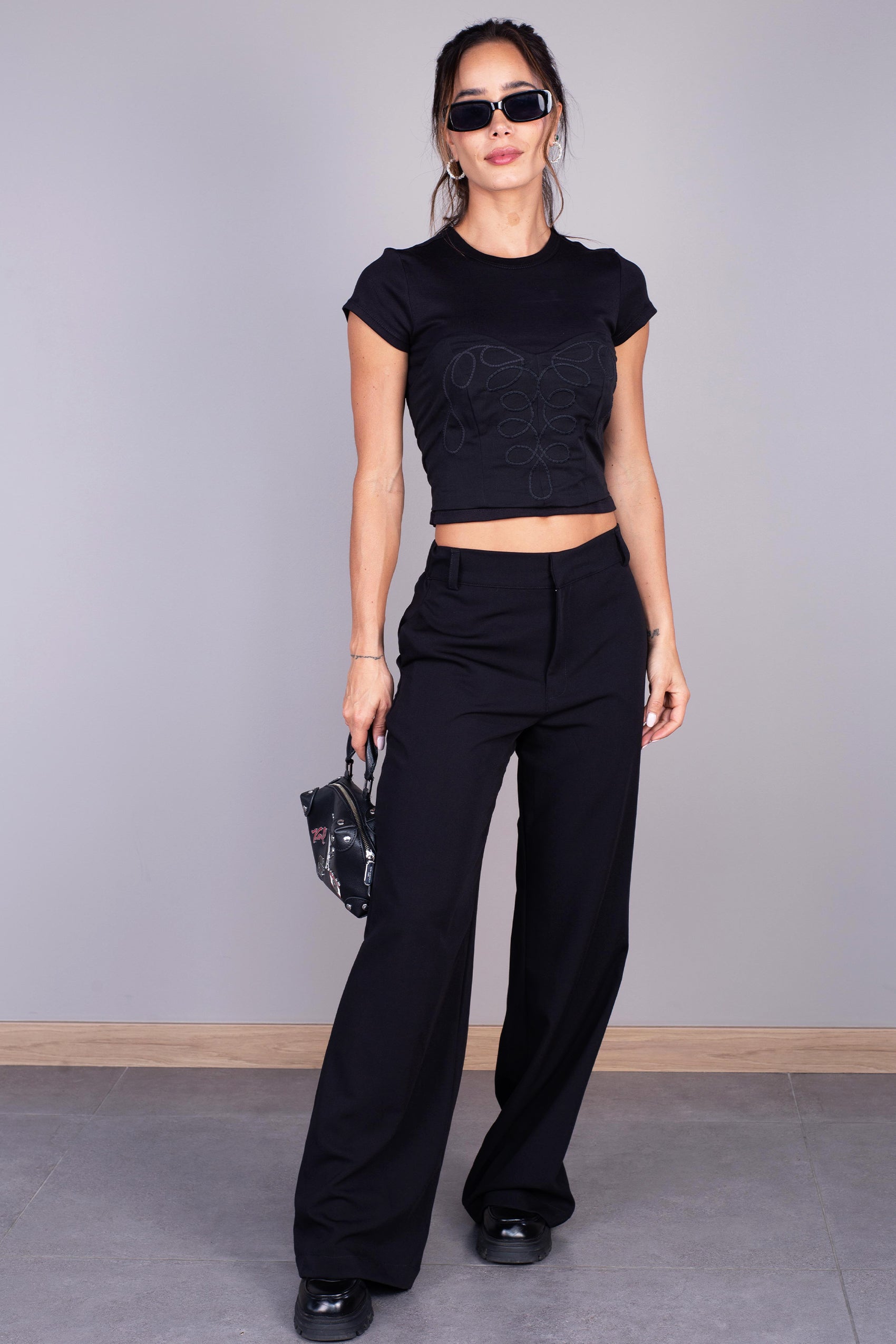 PANTALÓN BÁSICO SILUETA SUELTA