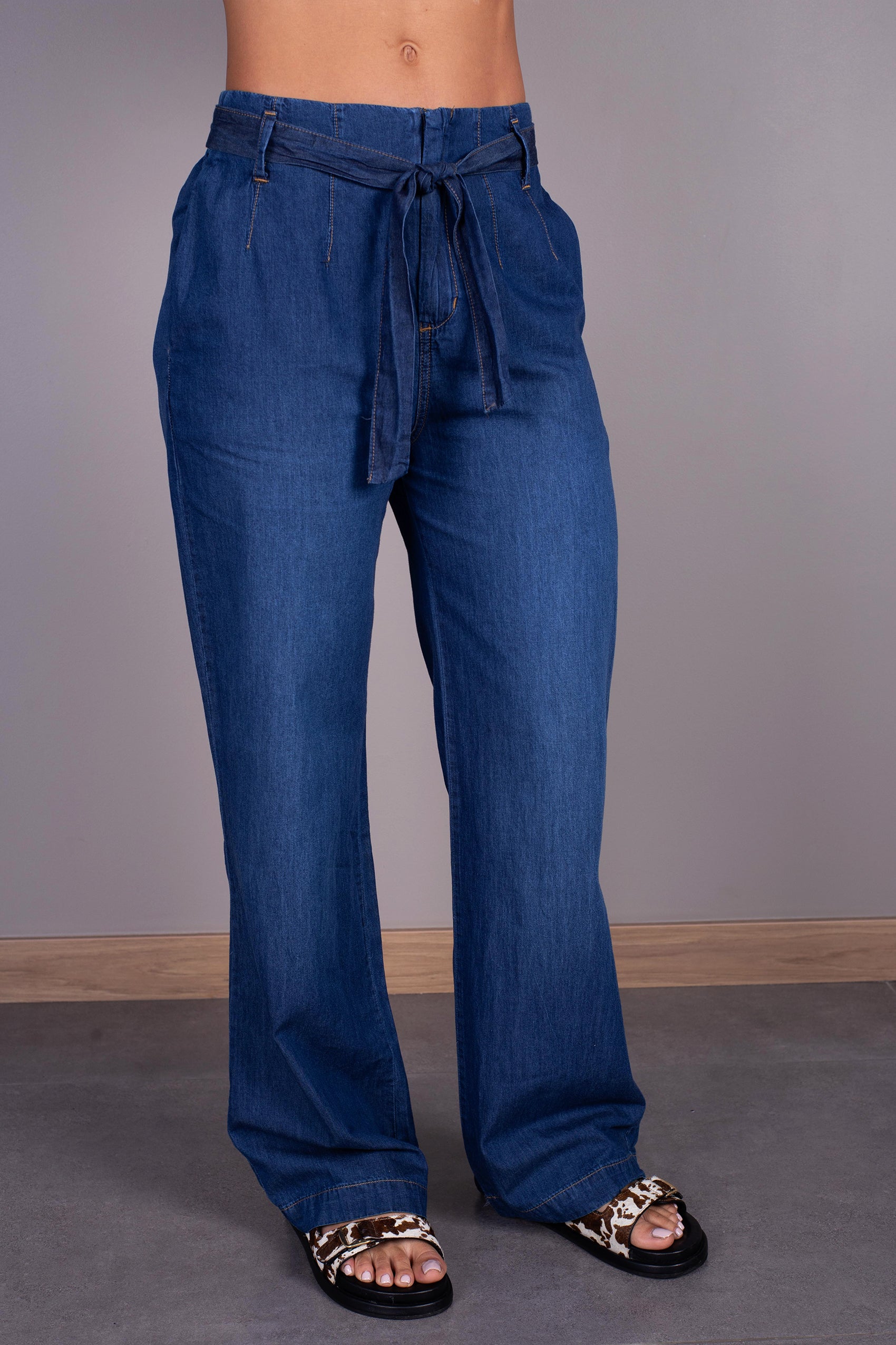 PANTALON CHAMBRAY CON PINZAS