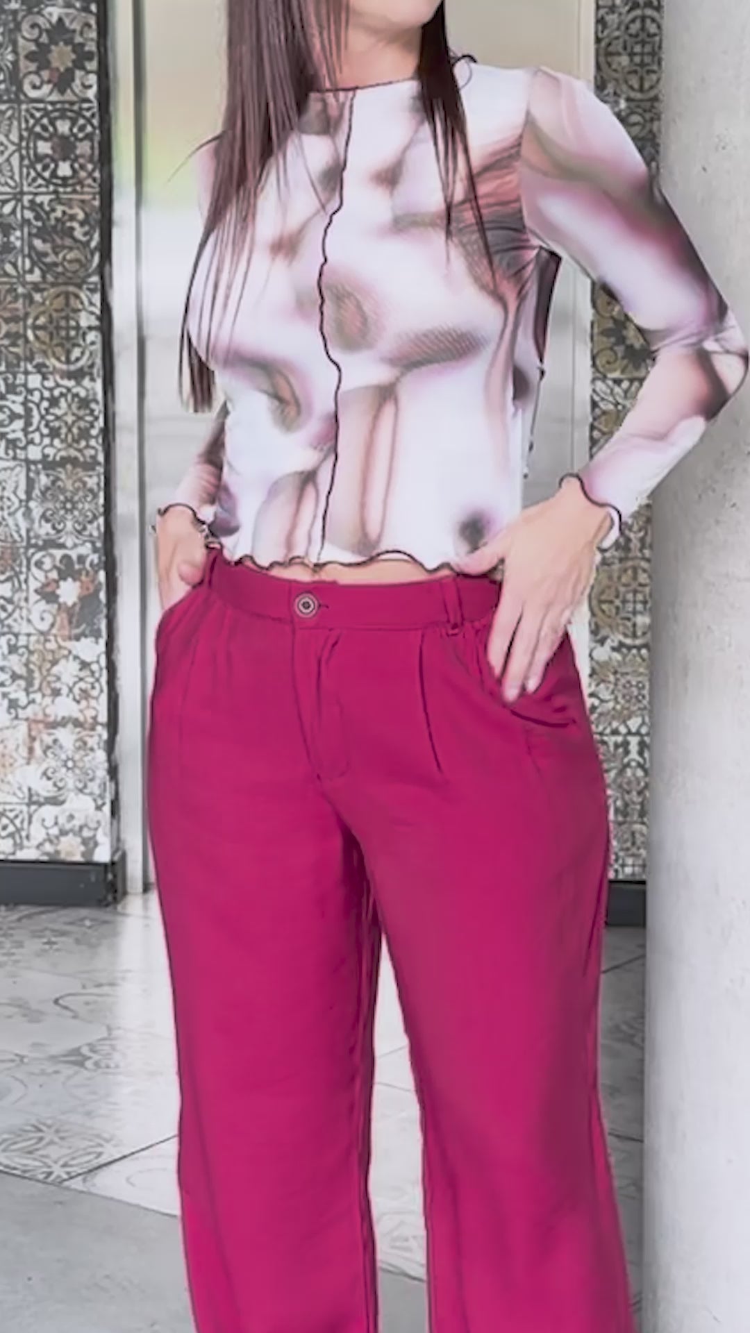 PANTALON SILUETA AMPLIA CON PRENSES