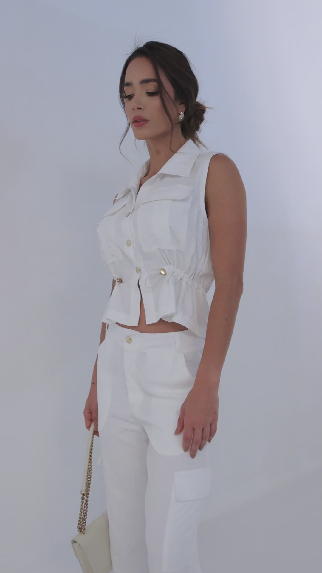 BLUSA MANGA SISA CON JARETA FUNCIONAL Y BOLSILLOS DE PARCHE