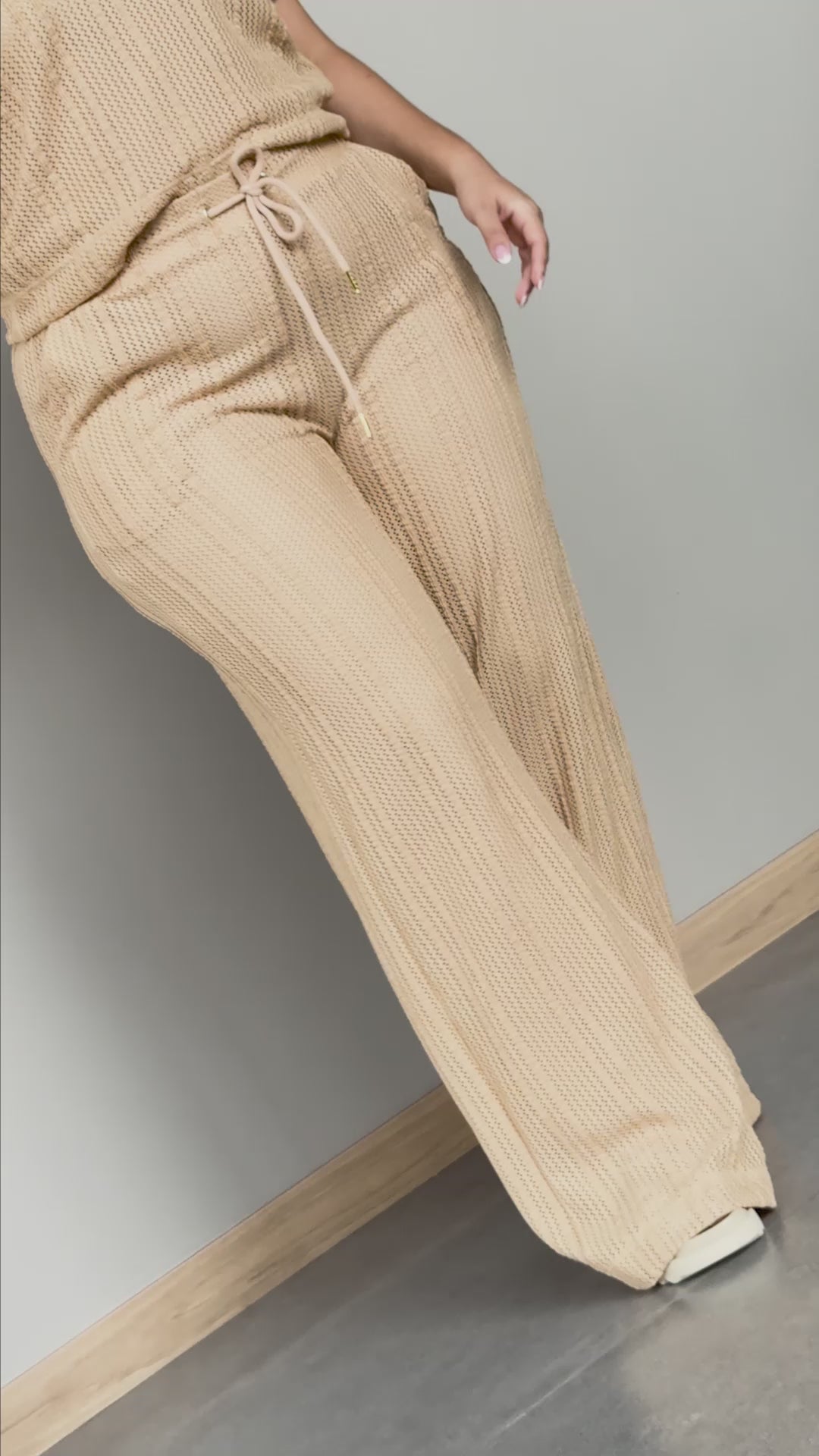 CONJUNTO PANTALON Y CAMISA EN TELA TIPO TEJIDA