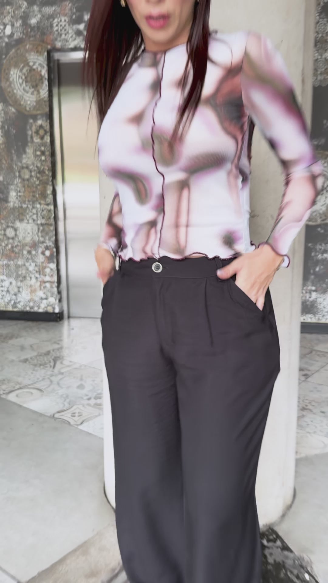 PANTALON SILUETA AMPLIA CON PRENSES