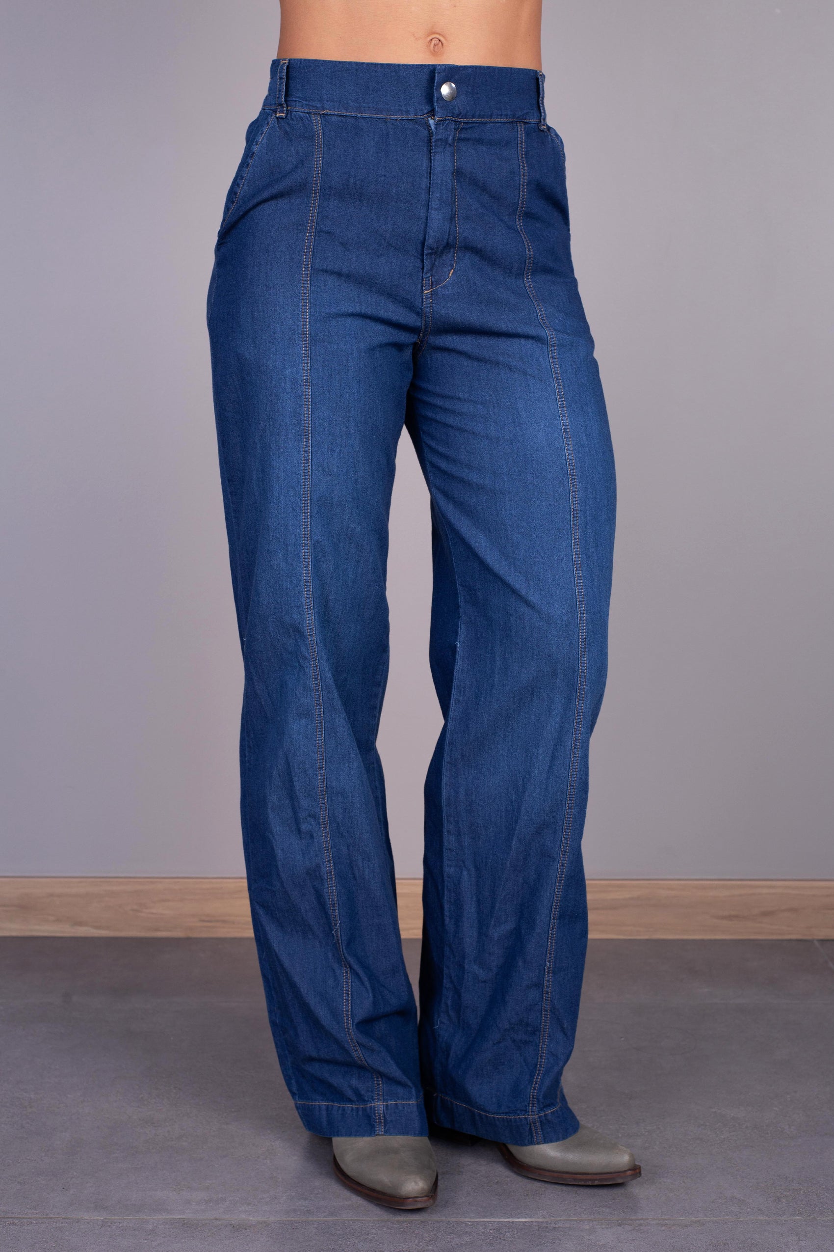 PANTALÓN CON PRETINA RESORTADA